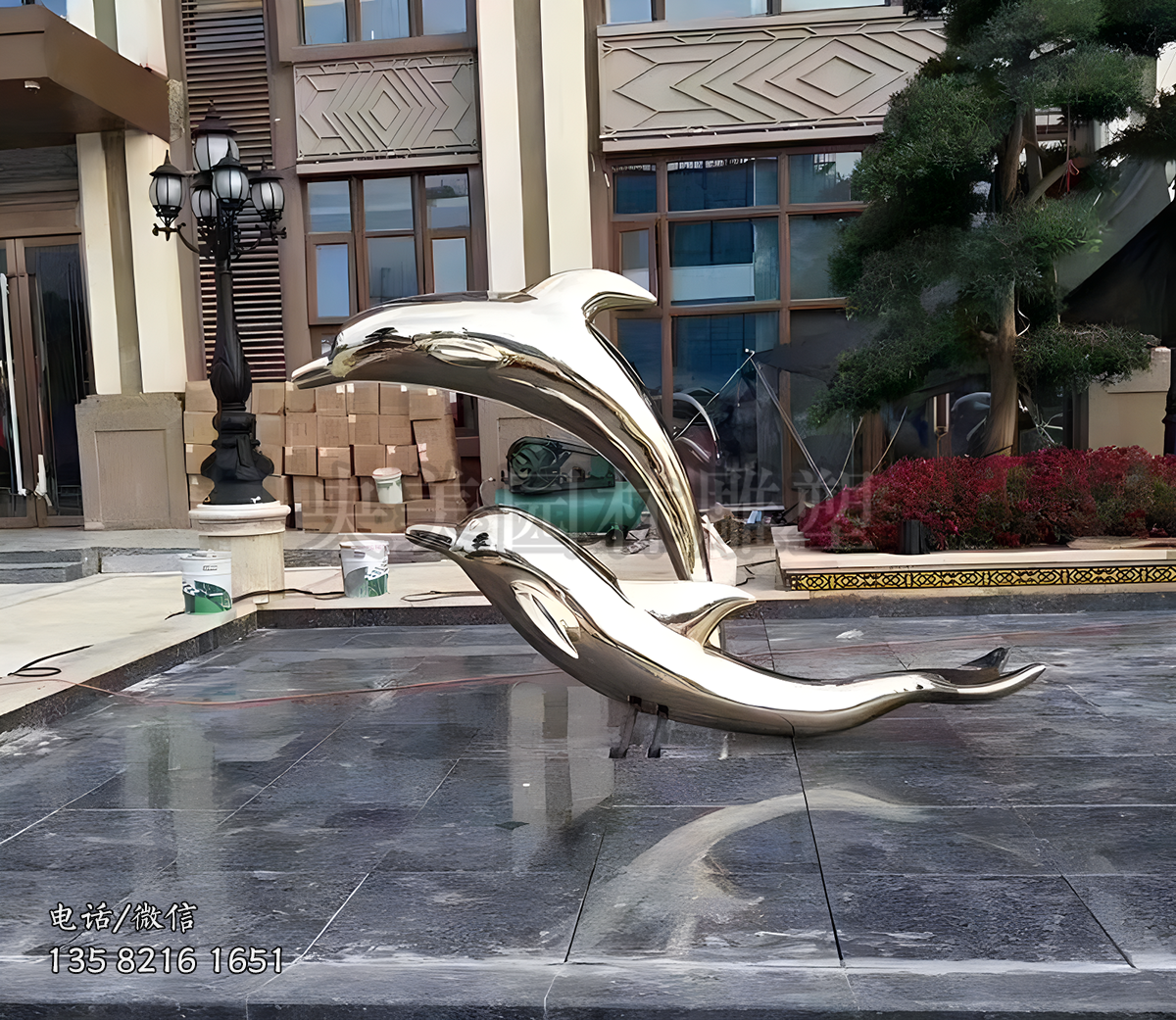 海豚雕塑-院內(nèi)庭院兩只跳躍的不銹鋼海豚雕塑