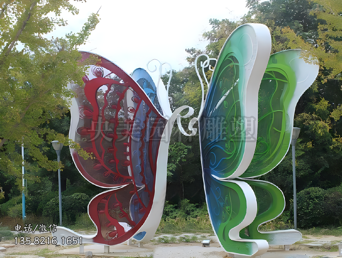 鐵藝鏤空蝴蝶景觀雕塑