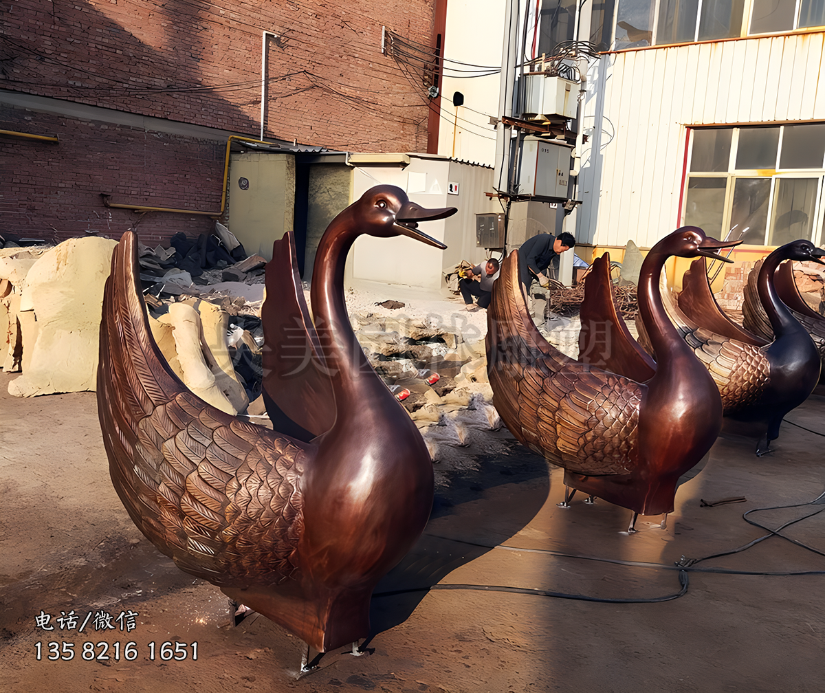 紫銅色噴水天鵝銅雕