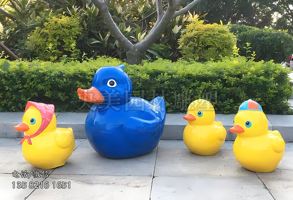 簡單抽象的卡通鴨子雕塑擺件