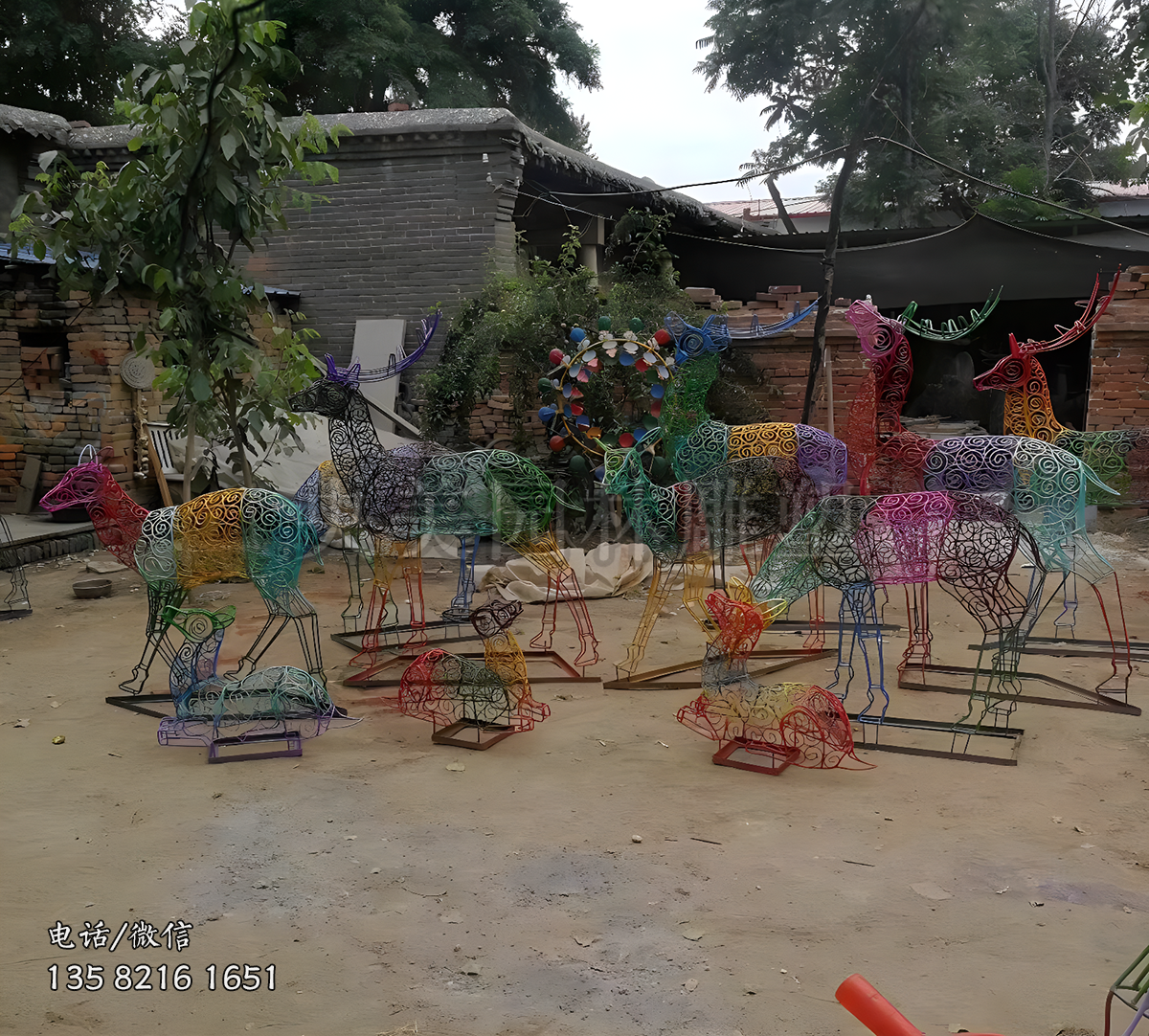 彩色噴漆網(wǎng)格鏤空梅花鹿雕塑