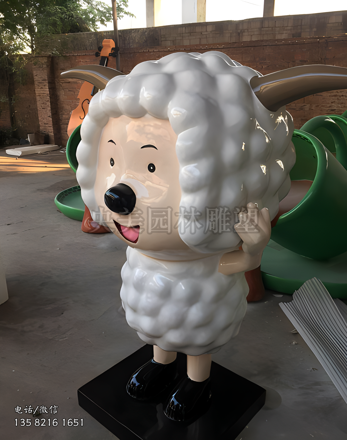 懶羊羊動(dòng)漫人物雕塑擺件