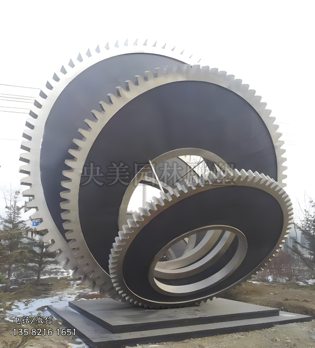 由多個(gè)齒輪組成的不銹鋼景觀雕塑