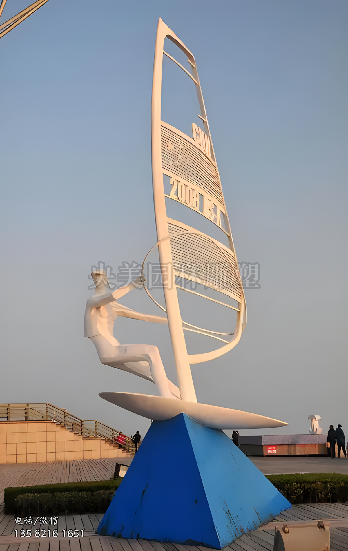 不銹鋼帆船運動景觀雕塑