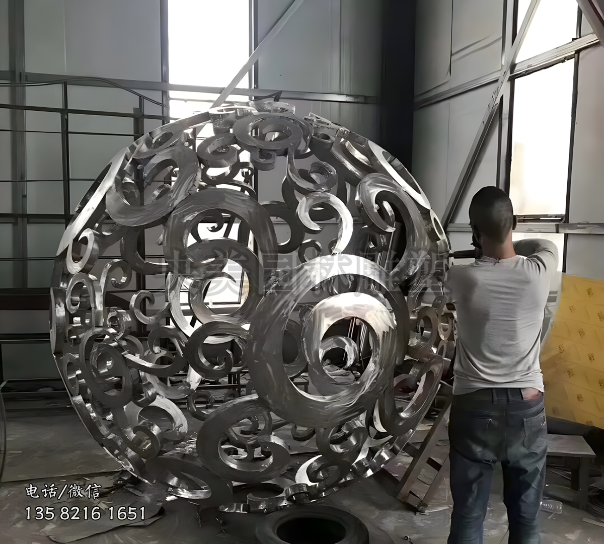 雙層兩面不銹鋼鏤空球雕塑