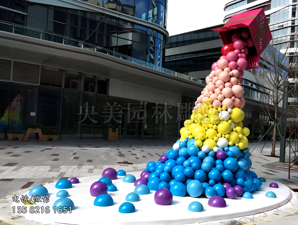 倒不完的氣球景觀雕塑